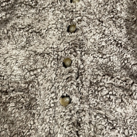 Super soft and fluffy sweater - Picture 2 of 6